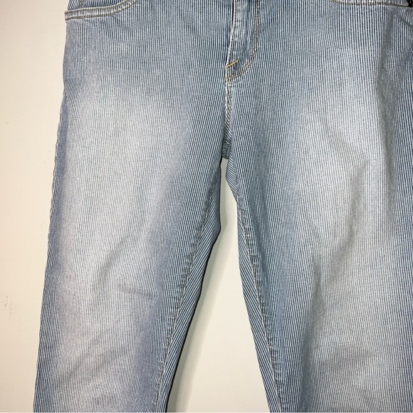 Vince Light Wash Trouser Drop Train Wreck Jeans - Picture 2 of 10